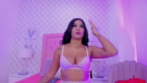 amber  ferrera online show from December 22, 2025, 7:44 pm