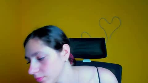 Snapshot of amber__r chatting on May 19, 2026, 11:05 am Amber online show from May 19, 2026, 11:05 am