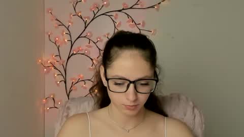 Snapshot of amber__r chatting on June 26, 2026, 5:45 am Amber online show from June 26, 2026, 5:45 am
