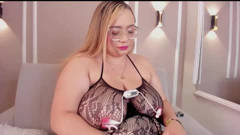 amber_bunnyx online show from September 9, 2025, 4:45 am