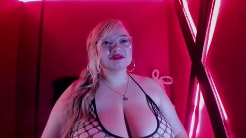 amber_bunnyx online show from October 22, 2025, 3:29 am