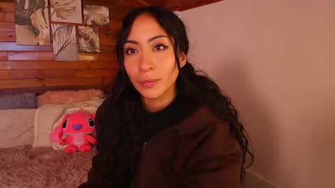 Snapshot of amber_curly chatting on October 29, 2025, 8:54 pm amber_curly online show from October 29, 2025, 8:54 pm