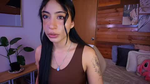 amber_curly online show from April 16, 2026, 7:25 pm