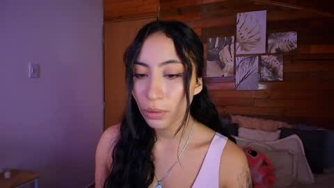 Snapshot of amber_curly chatting on April 17, 2026, 6:33 pm amber_curly online show from April 17, 2026, 6:33 pm