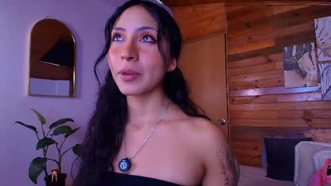 Snapshot of amber_curly chatting on July 1, 2026, 6:40 pm amber_curly online show from July 1, 2026, 6:40 pm