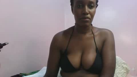 amber_cutie2 online show from November 8, 2025, 7:01 pm