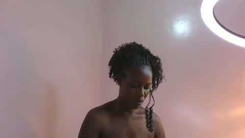 amber_cutie2 online show from December 15, 2025, 9:41 pm