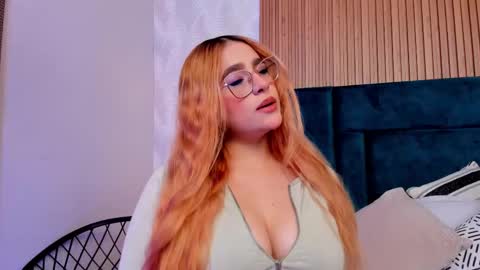 Snapshot of amber_kiss_ chatting on January 15, 2026, 6:33 pm Emily online show from January 15, 2026, 6:33 pm