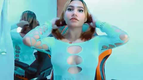 amber_love04 online show from December 19, 2025, 3:02 am