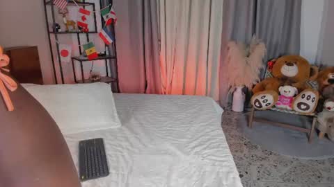 Snapshot of amber_maxwell chatting on July 10, 2026, 9:17 pm Amber online show from July 10, 2026, 9:17 pm