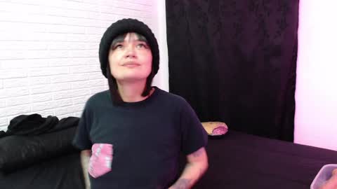 Snapshot of amber_rouss chatting on December 28, 2024, 1:29 am ROUSS online show from December 28, 2024, 1:29 am