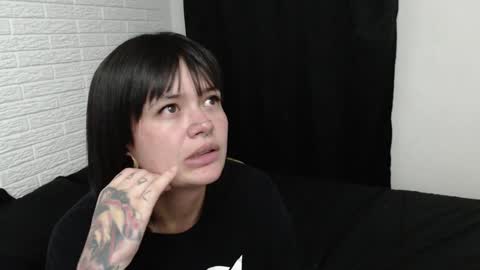 Snapshot of amber_rouss chatting on January 4, 2025, 5:05 am ROUSS online show from January 4, 2025, 5:05 am