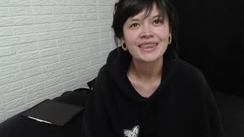 Snapshot of amber_rouss chatting on February 21, 2025, 6:29 am ROUSS online show from February 21, 2025, 6:29 am