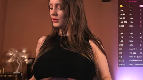 amber_tender_ online show from April 14, 2026, 1:55 am