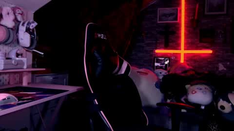 DEMONESS AMBER 666 online show from May 19, 2026, 1:56 am