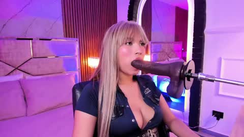 Snapshot of amberashford chatting on May 19, 2026, 3:24 am Amber Ashford online show from May 19, 2026, 3:24 am