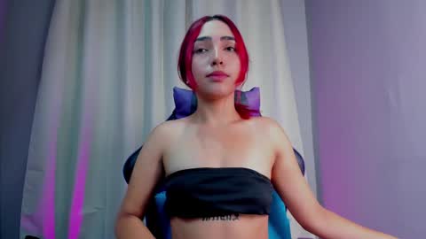 Amber Baker  online show from March 6, 2025, 3:13 pm