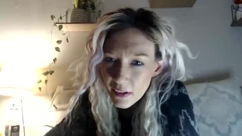 Kaligirll online show from February 2, 2026, 5:50 am