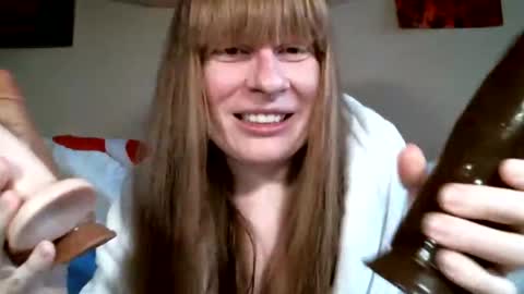 Snapshot of amberglo chatting on May 3, 2026, 3:29 pm Amberglo Anderson online show from May 3, 2026, 3:29 pm