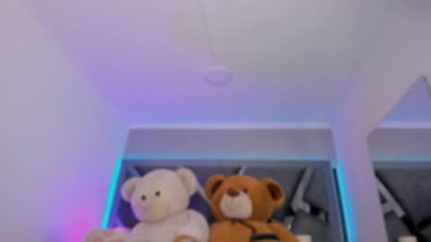 Amber  online show from September 24, 2025, 11:46 am