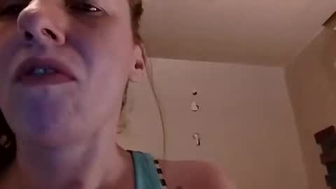 Snapshot of amberjohnson1387 chatting on September 29, 2025, 8:35 pm amberjohnson1387 online show from September 29, 2025, 8:35 pm