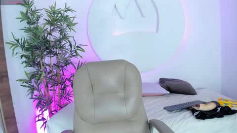 Amber online show from March 25, 2026, 12:33 pm