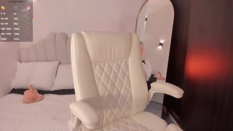 Amber  online show from January 6, 2026, 11:40 pm