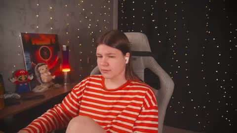 Snapshot of amberlyyy chatting on February 3, 2026, 5:27 am my name is Sonya but you can call me your favorite girl 3 online show from February 3, 2026, 5:27 am