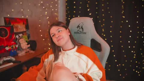 Snapshot of amberlyyy chatting on May 15, 2026, 5:03 am my name is Sonya but you can call me your favorite girl 3 online show from May 15, 2026, 5:03 am