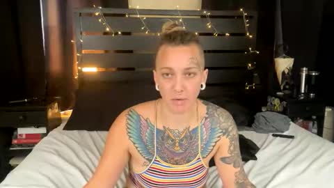 Amberneddie online show from November 10, 2025, 5:01 pm