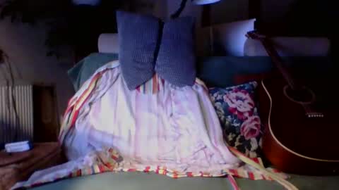 Snapshot of amberr11 chatting on September 10, 2025, 10:54 pm Amberr11 online show from September 10, 2025, 10:54 pm