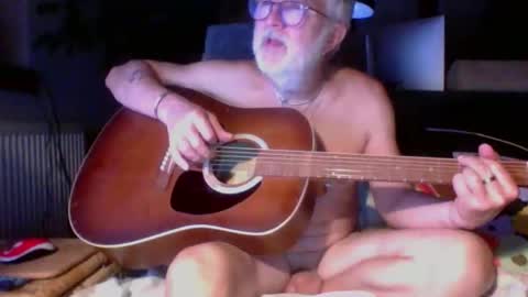 Snapshot of amberr11 chatting on September 30, 2025, 10:37 pm Amberr11 online show from September 30, 2025, 10:37 pm