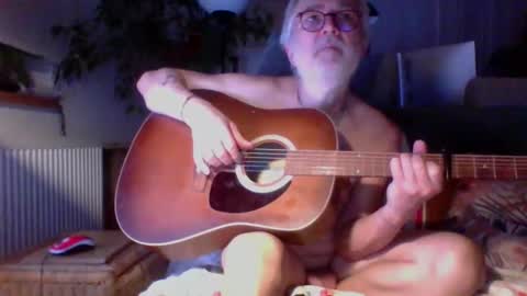 Snapshot of amberr11 chatting on October 28, 2025, 11:51 pm Amberr11 online show from October 28, 2025, 11:51 pm