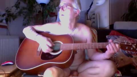 Amberr11 online show from November 17, 2025, 12:05 am