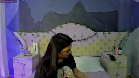 Amber Grey online show from November 19, 2025, 6:52 pm