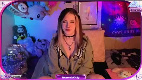 Snapshot of ambrosiakitty chatting on May 18, 2026, 8:31 am Ambrosia online show from May 18, 2026, 8:31 am