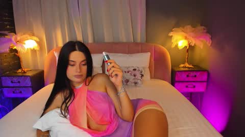 Snapshot of amedeeabanks chatting on November 17, 2025, 8:47 pm AMY online show from November 17, 2025, 8:47 pm