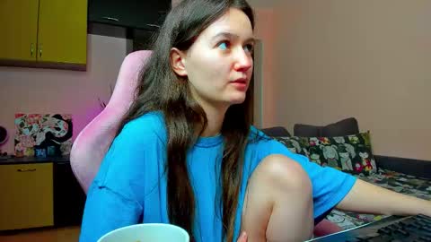 Snapshot of ameli_moon chatting on November 28, 2025, 5:37 pm Eileen online show from November 28, 2025, 5:37 pm