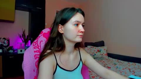 Snapshot of ameli_moon chatting on December 16, 2025, 12:10 pm Eileen online show from December 16, 2025, 12:10 pm
