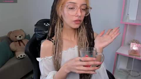 Snapshot of ameli_shell chatting on November 20, 2025, 12:55 am Ameli online show from November 20, 2025, 12:55 am