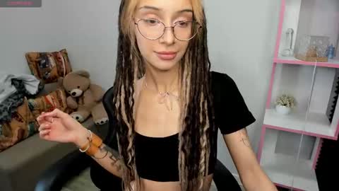 Snapshot of ameli_shell chatting on November 23, 2025, 1:05 am Ameli online show from November 23, 2025, 1:05 am