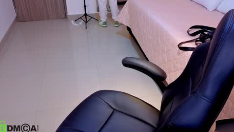 AMELIA online show from November 14, 2025, 11:42 am