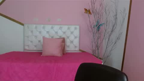 Snapshot of amelia_lovel chatting on February 24, 2025, 5:31 pm amelia online show from February 24, 2025, 5:31 pm