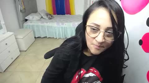 Snapshot of amelia_rizo chatting on November 24, 2025, 3:39 am Amelia online show from November 24, 2025, 3:39 am