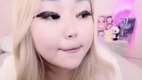 Snapshot of amelia_sunlight chatting on February 19, 2025, 4:34 am Amelia online show from February 19, 2025, 4:34 am