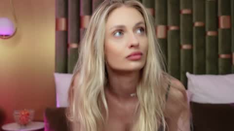 Snapshot of ameliaangell chatting on January 25, 2025, 10:40 am Amelia online show from January 25, 2025, 10:40 am