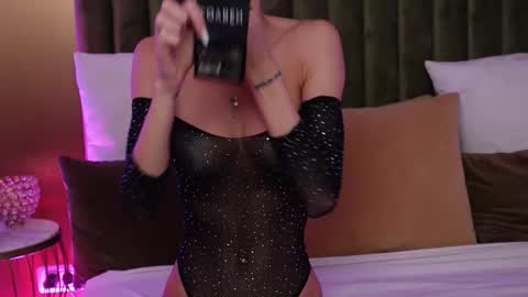 Snapshot of ameliaangell chatting on October 8, 2025, 3:37 am Amelia online show from October 8, 2025, 3:37 am