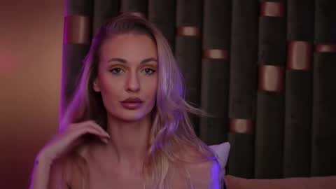 Amelia online show from November 9, 2025, 6:33 am