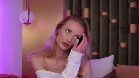 Amelia online show from November 20, 2025, 5:29 am