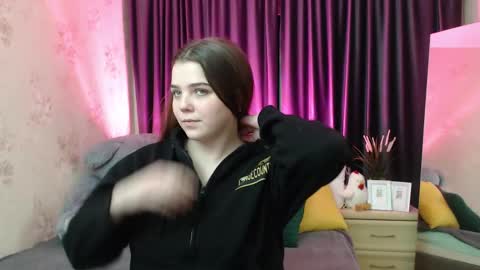 Snapshot of ameliabailey chatting on February 5, 2026, 6:23 pm Alisa online show from February 5, 2026, 6:23 pm